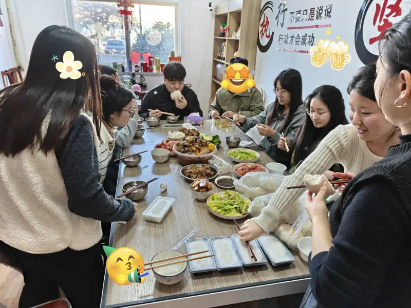 Kendiliğinden Öğle Yemeği Kalıcı Ofis Bağları Oluşturur