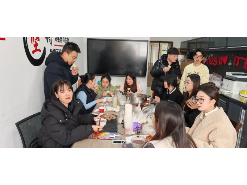 Geleneksel Laba Gelenekleri Maotong'da Yaşıyor