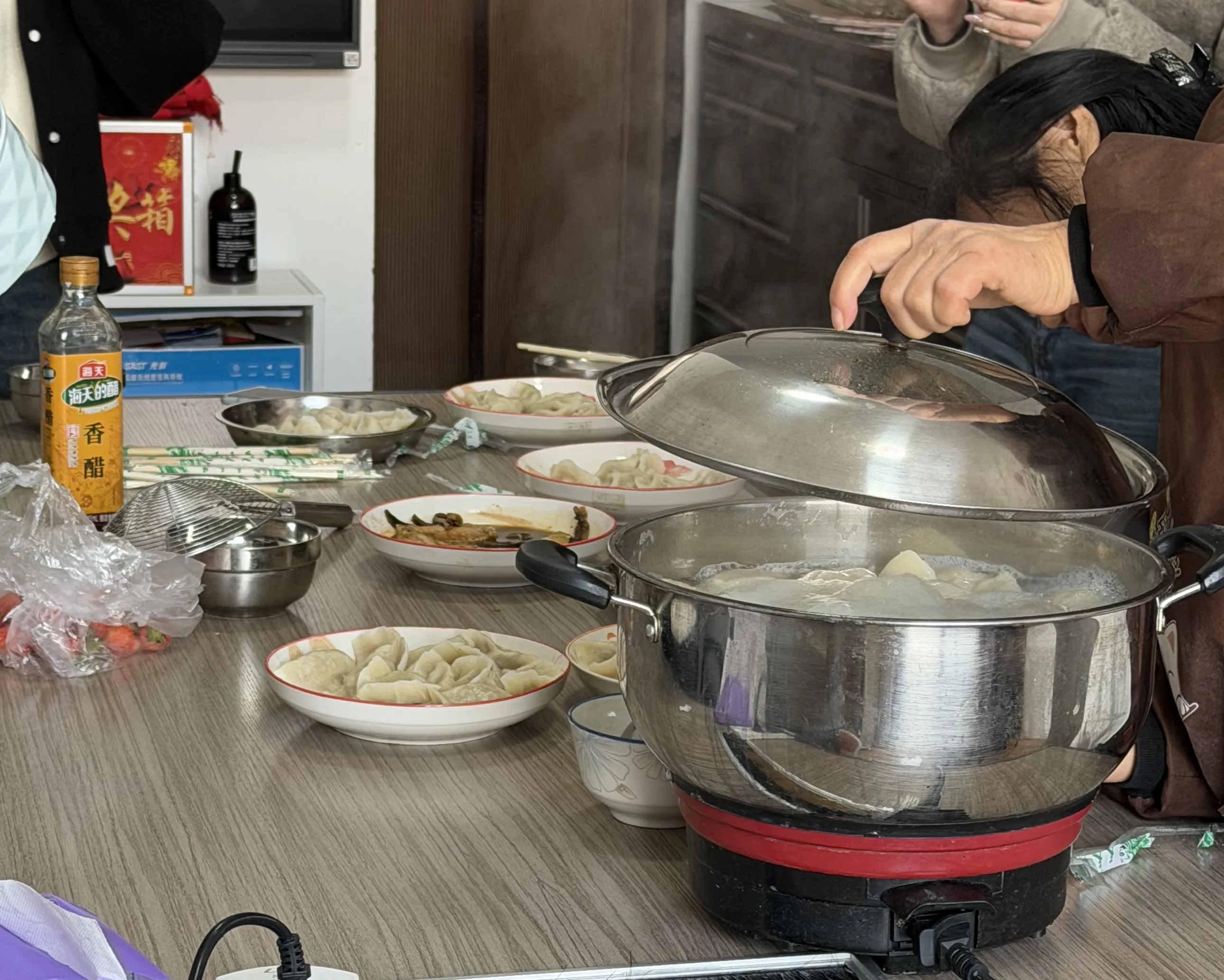 Maotong'a ve herkese uyumlu ve başarılı bir yıl diliyoruz